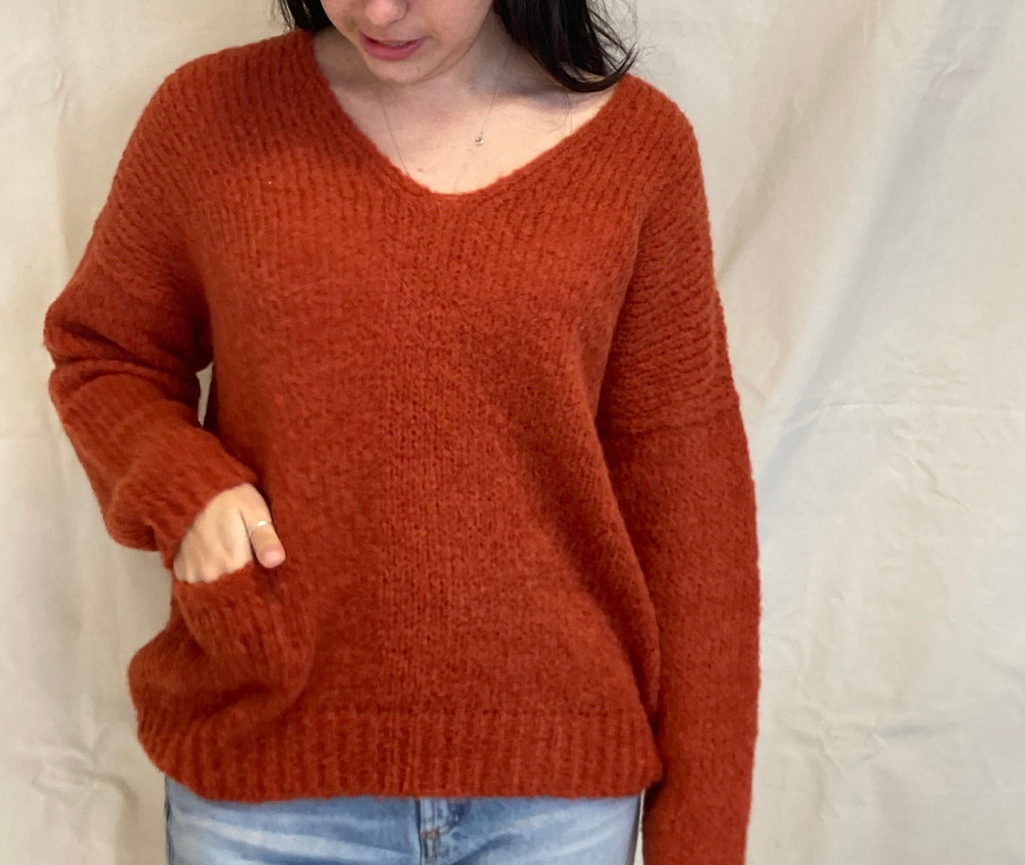 CAITLIN V-neck sweater