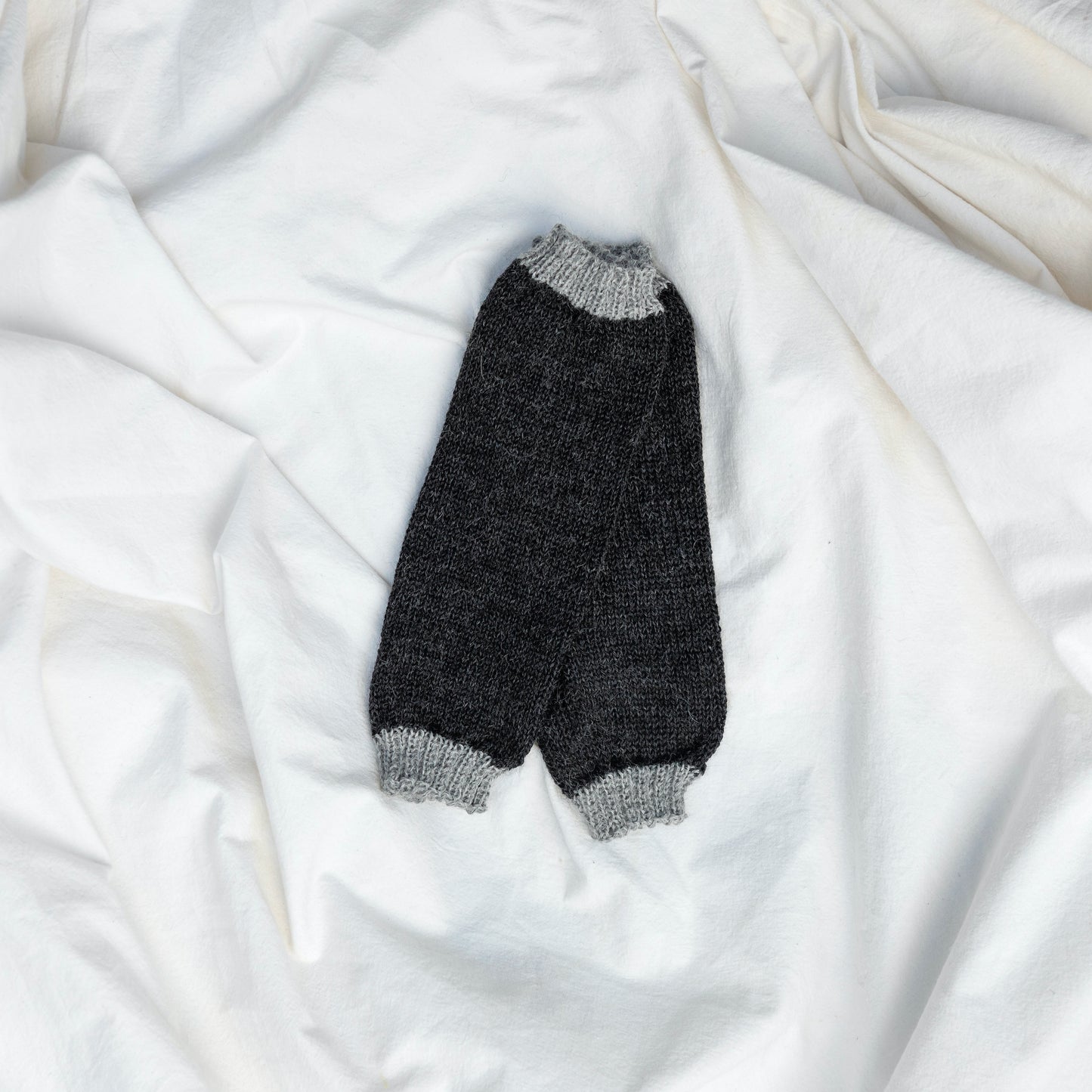 Handmade alpaca wool mittens, dark grey 