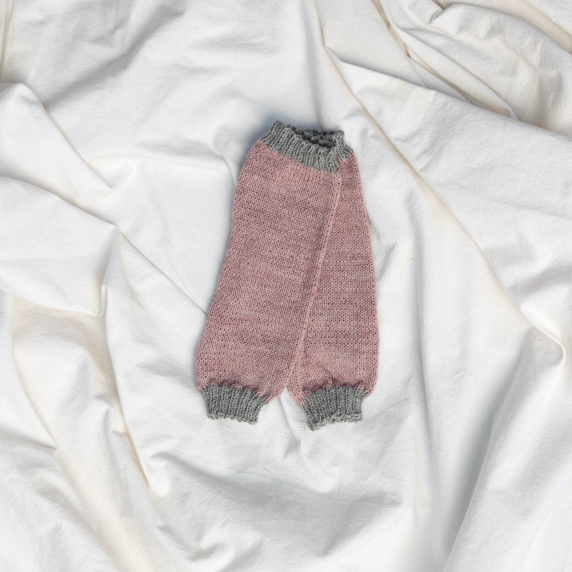 Handmade alpaca mittens, pale pink 
